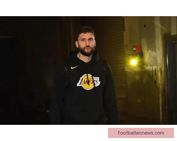 湖人伤情更新里夫斯可出战克勒贝尔缺席对阵魔术