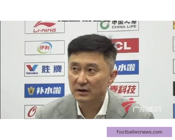 杜锋感慨本赛季艰辛历程感谢球员全力支持教练组